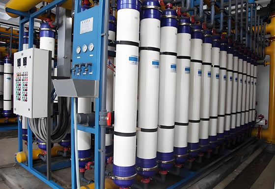 ราคาดี SS304 / PVC ระบบน้ําดื่ม Ultrafiltration สําหรับการใช้งานอุตสาหกรรม ออนไลน์